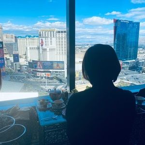 Meet your Posher, Hana